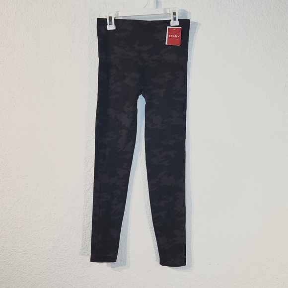 NWT Spanx Look at Me Now - Picture 4 of 10